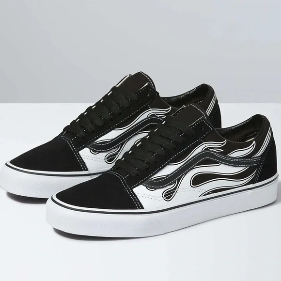 Vans Men’s Old Skool (Flame) Black/White
VN0A38G1K68
Sneakers - Picture 8 of 16